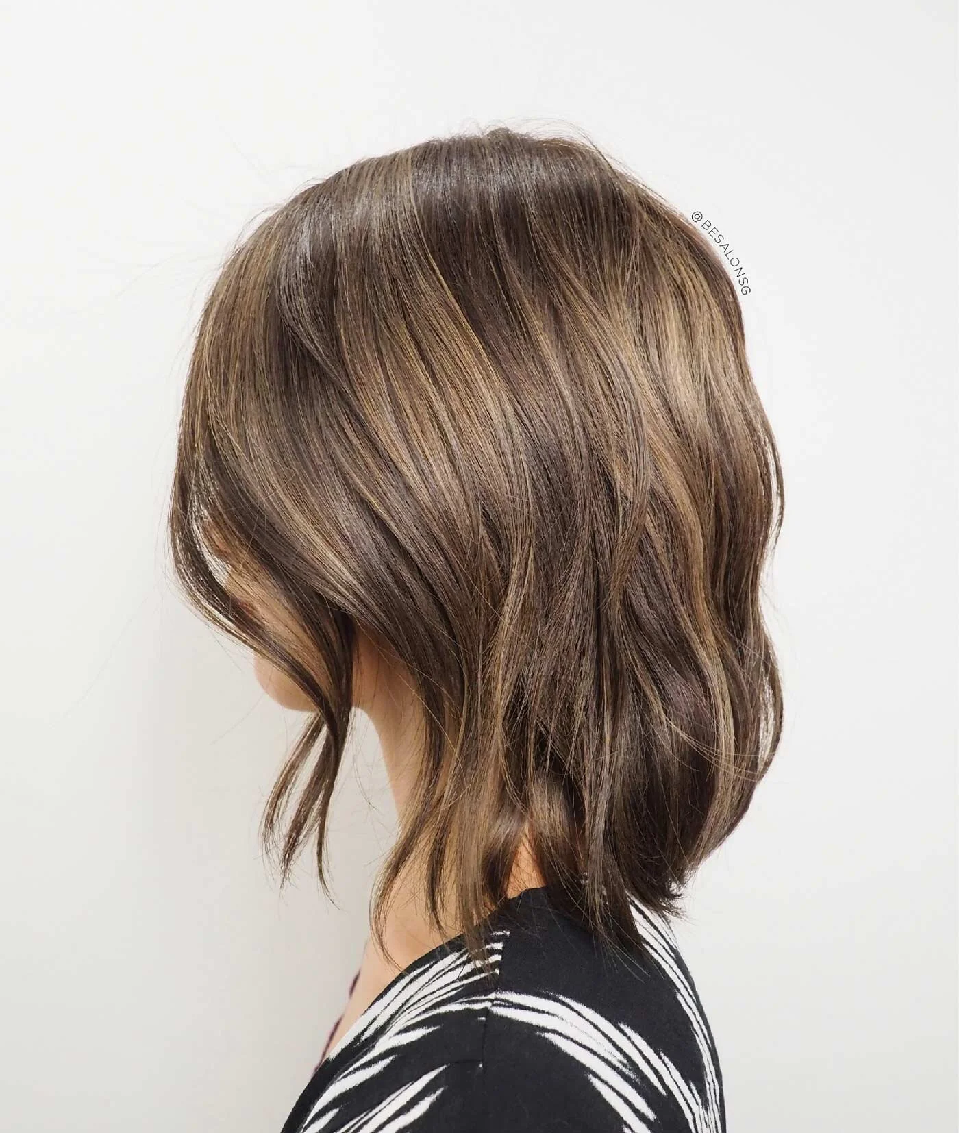 As most of his customers are working professionals, he is highly-experienced in designing colours and incorporating colouring techniques that are office-appropriate.