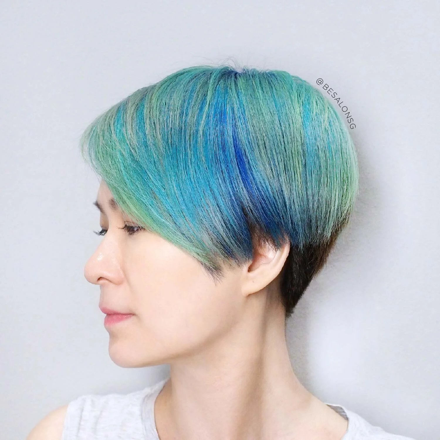 Aquamarine Short Hair with Vibrant Roots