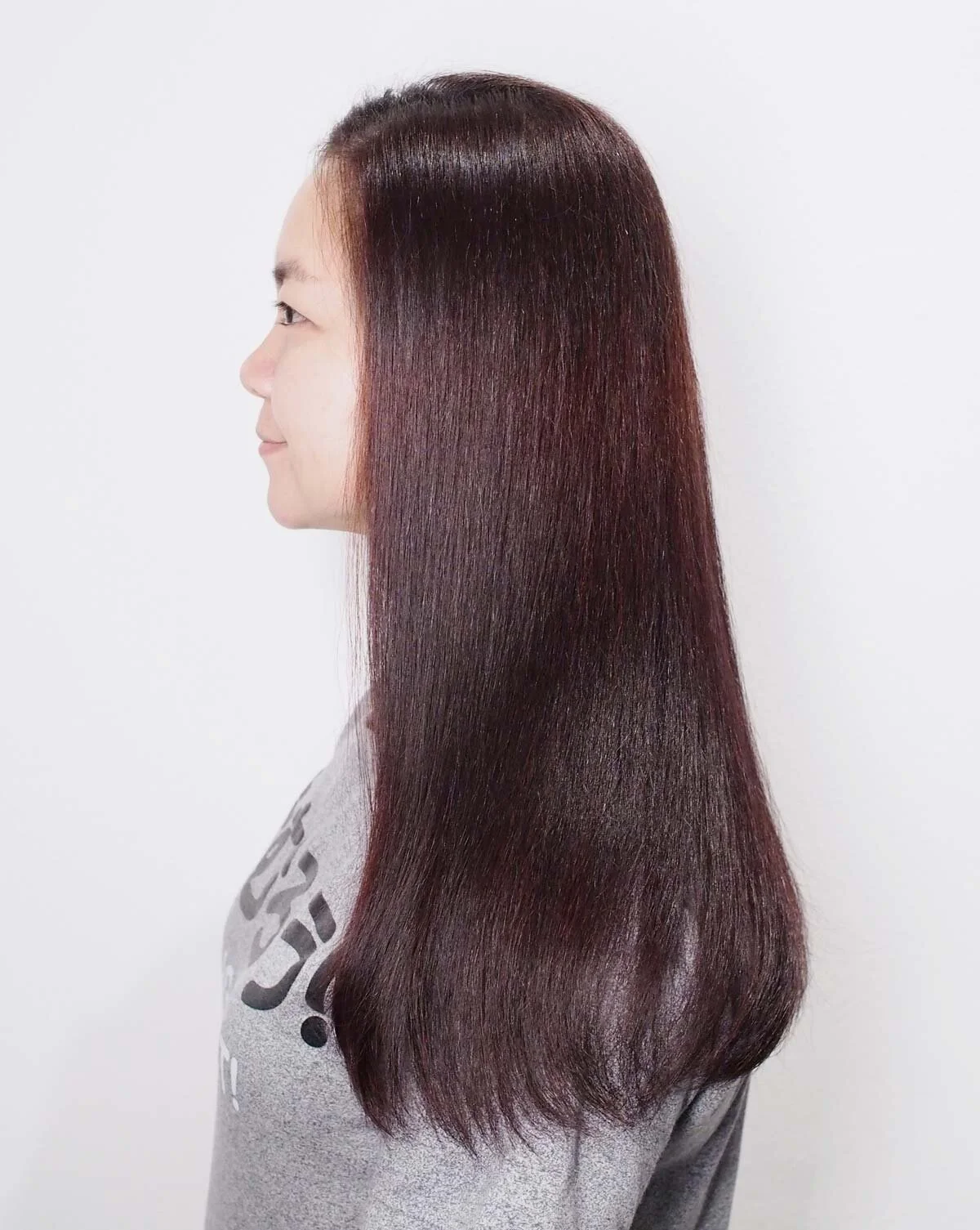 Can you see the immediate transformation? The hair already looks so soft and shiny during blow dry!